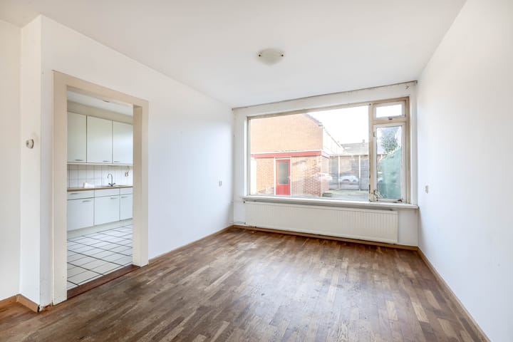 Foto 5 van Burg van Leentstraat 34