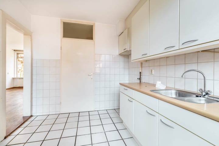 Foto 7 van Burg van Leentstraat 34