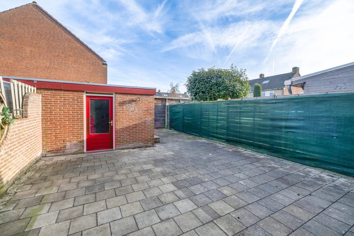 Foto 22 van Burg van Leentstraat 34