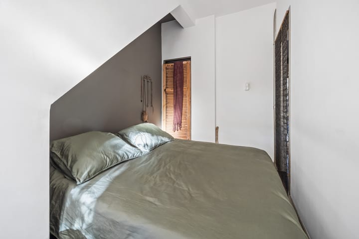 Foto 27 van Caan van Necklaan 159-A