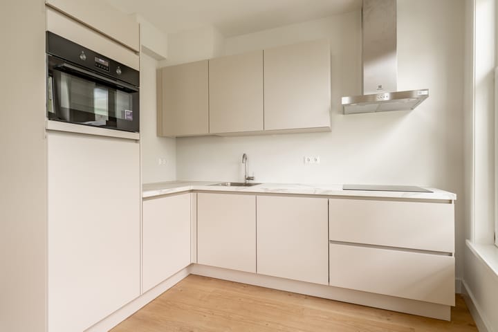 Foto 9 van Tweede Van der Helststraat 3-2