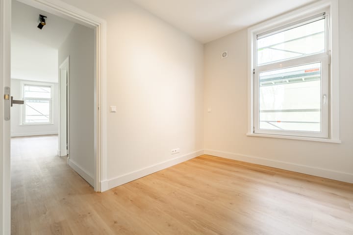 Foto 20 van Tweede Van der Helststraat 3-2