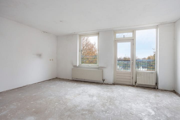 Photo 2 of Ampsen 44-A