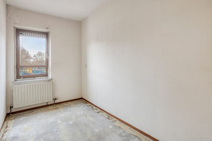 Photo 15 of Ampsen 44-A