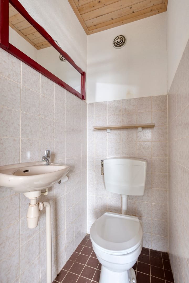 Photo 17 of Ampsen 44-A