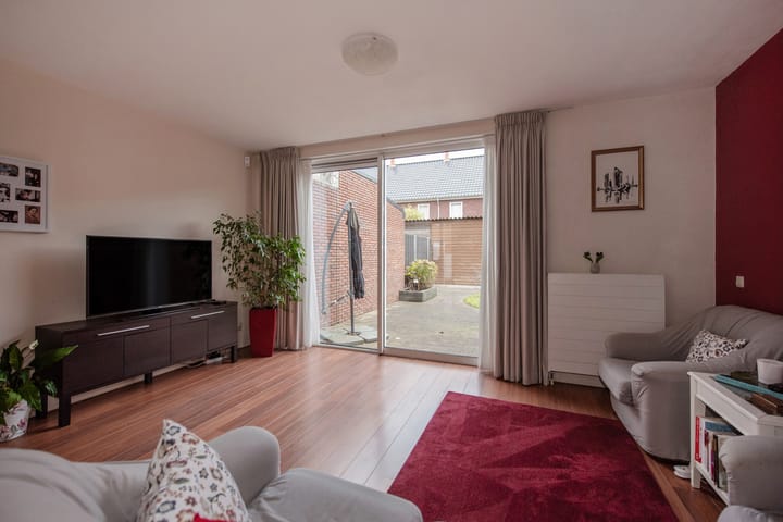 Foto 2 van Van Baaklaan 12