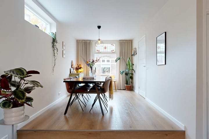 Photo 2 of Verenigingstraat 74