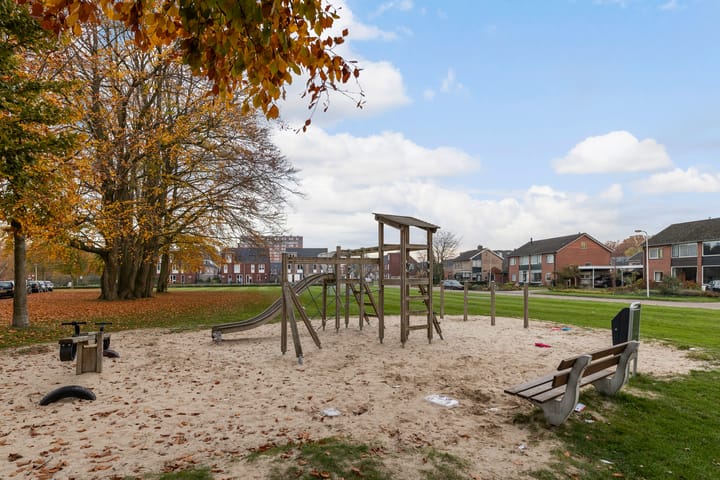 Photo 42 of Willem de Kooningstraat 39