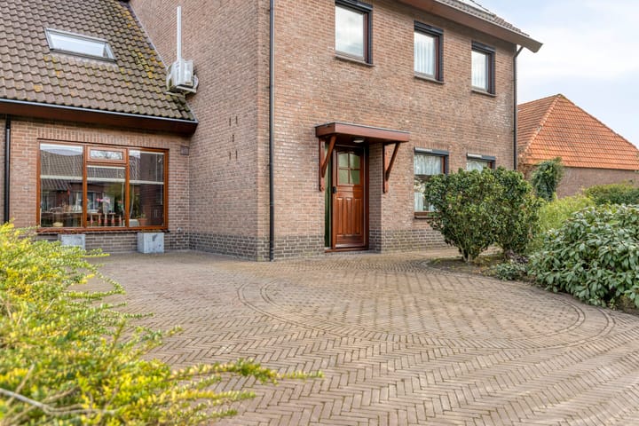 Photo 42 of Moerstraatseweg 76