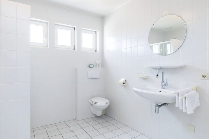 Photo 30 of Munster 4