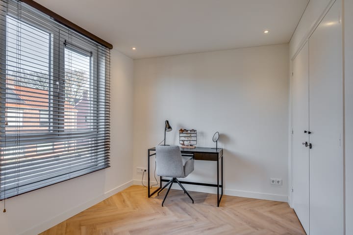 Foto 14 van Burg van Kempenstraat 7