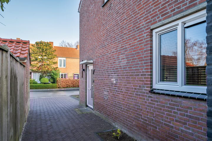 Foto 22 van Burg van Kempenstraat 7