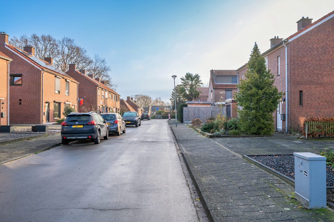 Foto 23 van Burg van Kempenstraat 7