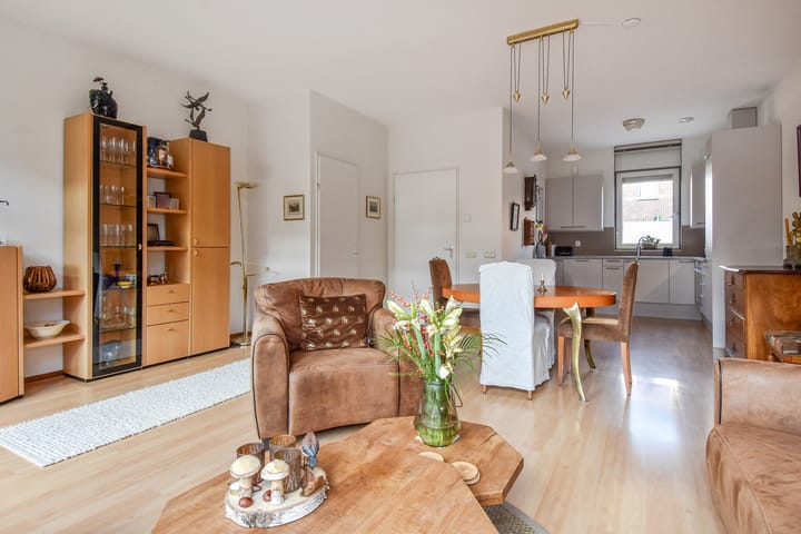 Foto 15 van Bellinistraatje 10