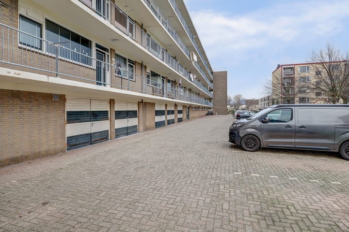 Photo 9 of Heinsiusstraat 32