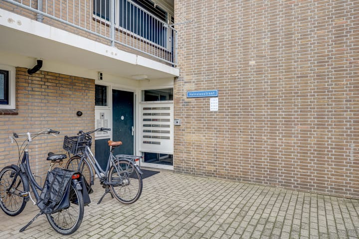 Photo 10 of Heinsiusstraat 32