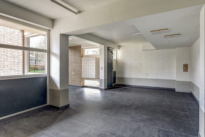 Photo 11 of Heinsiusstraat 32