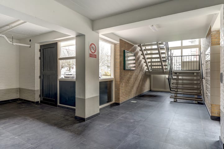 Photo 12 of Heinsiusstraat 32