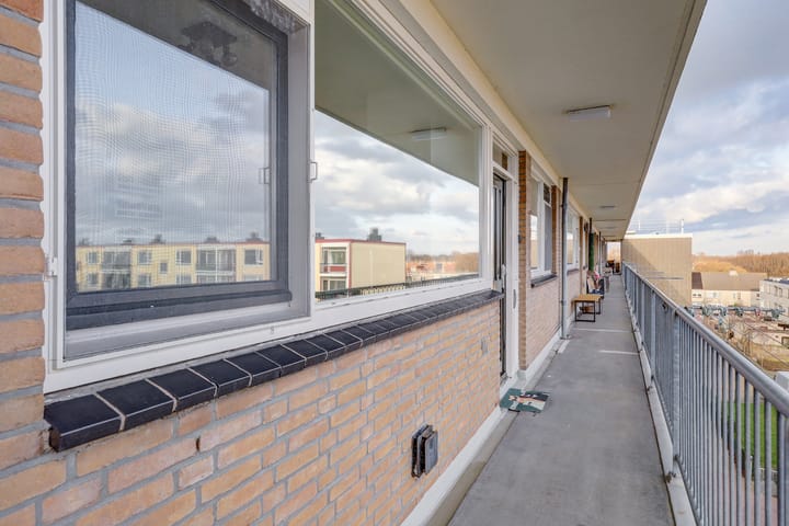 Photo 13 of Heinsiusstraat 32