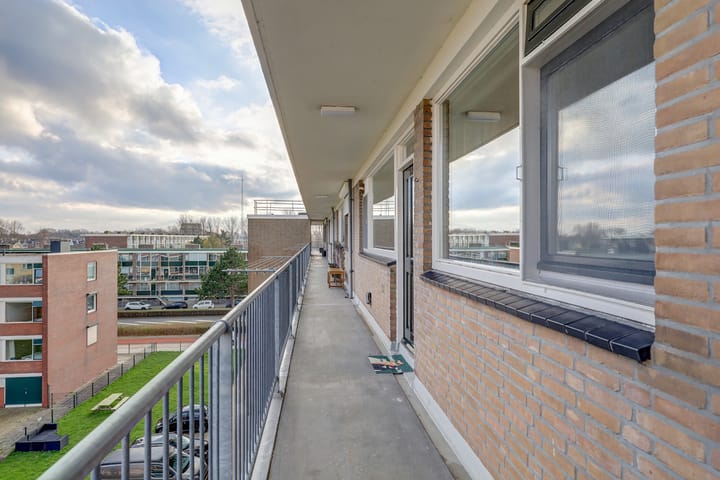 Photo 14 of Heinsiusstraat 32