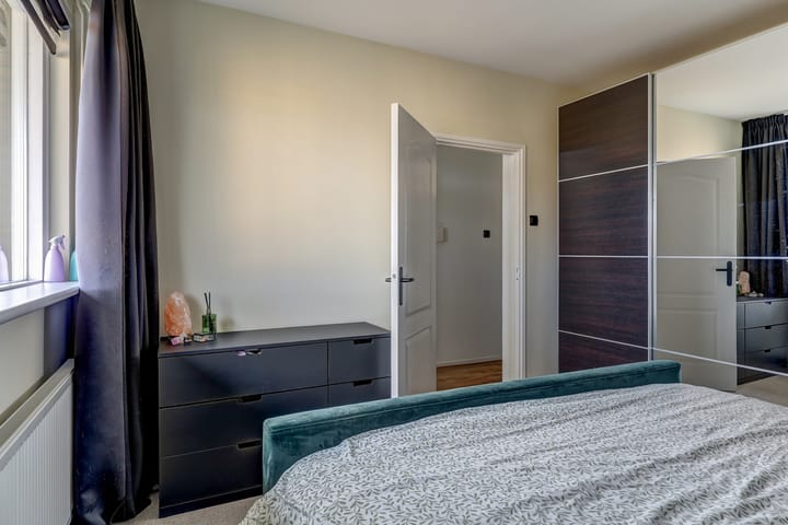 Photo 38 of Heinsiusstraat 32