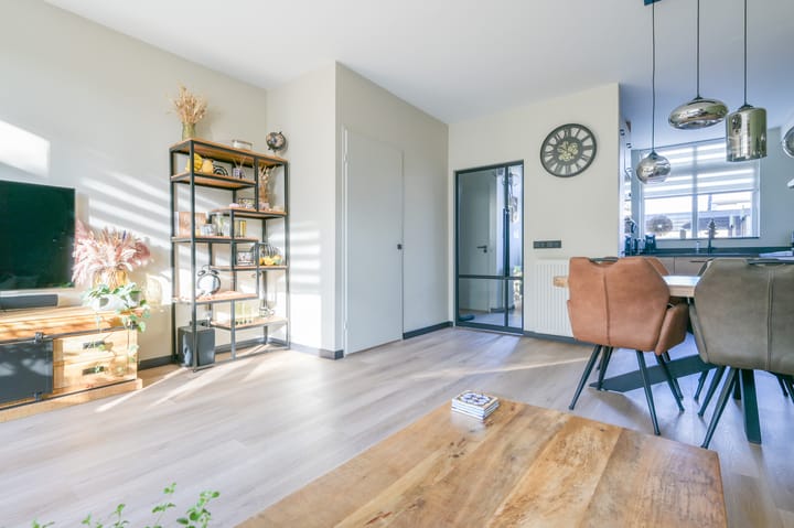 Photo 12 of van Oldenbarneveltstraat 156