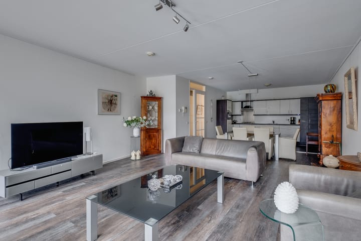 Photo 6 of Oosterbleek 50-B