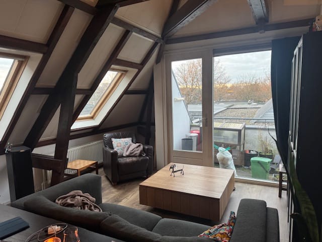 Photo 4 of Thomas a Kempisstraat 31-B