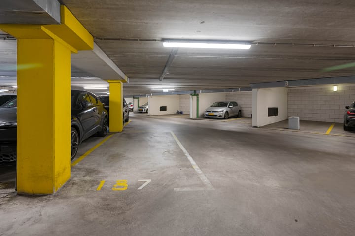 Foto 26 van Strevelsweg 986