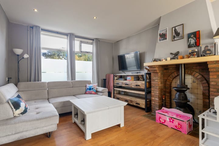 Foto 8 van Van Limburg Stirumstraat 18