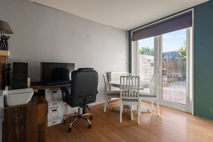 Foto 10 van Van Limburg Stirumstraat 18