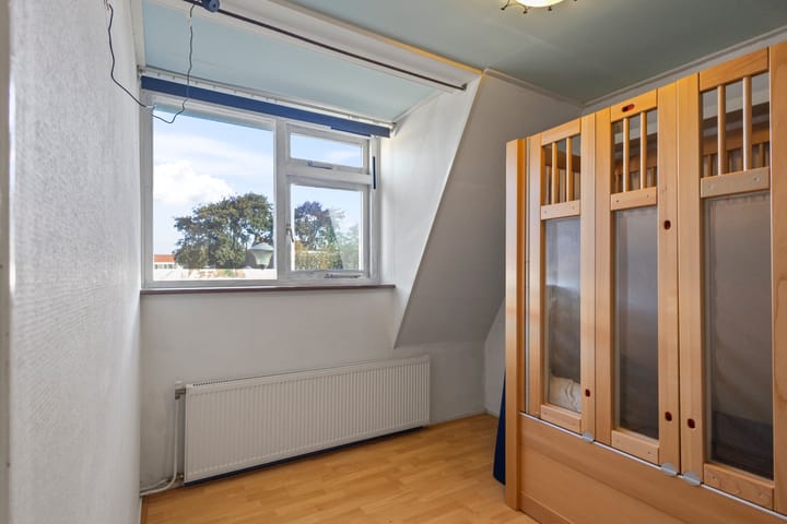 Foto 20 van Van Limburg Stirumstraat 18