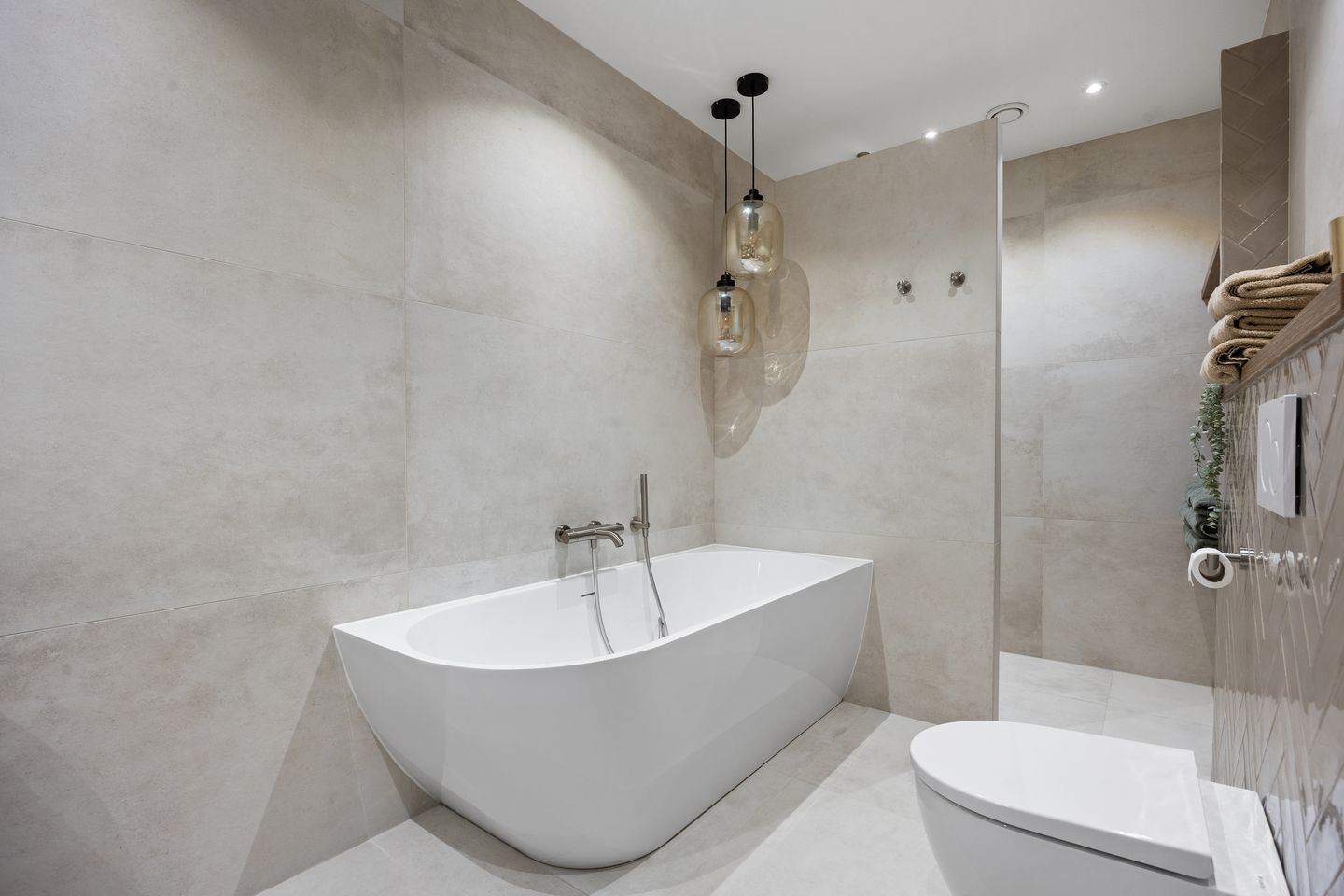 Photo 4 of Adagiostraat 2