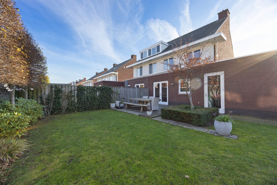 Photo 37 of Adagiostraat 2