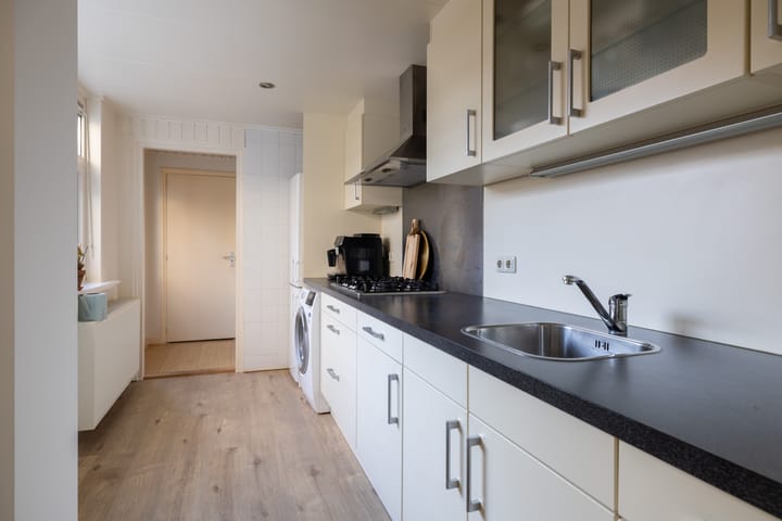 Photo 4 of Franekerstraat 27