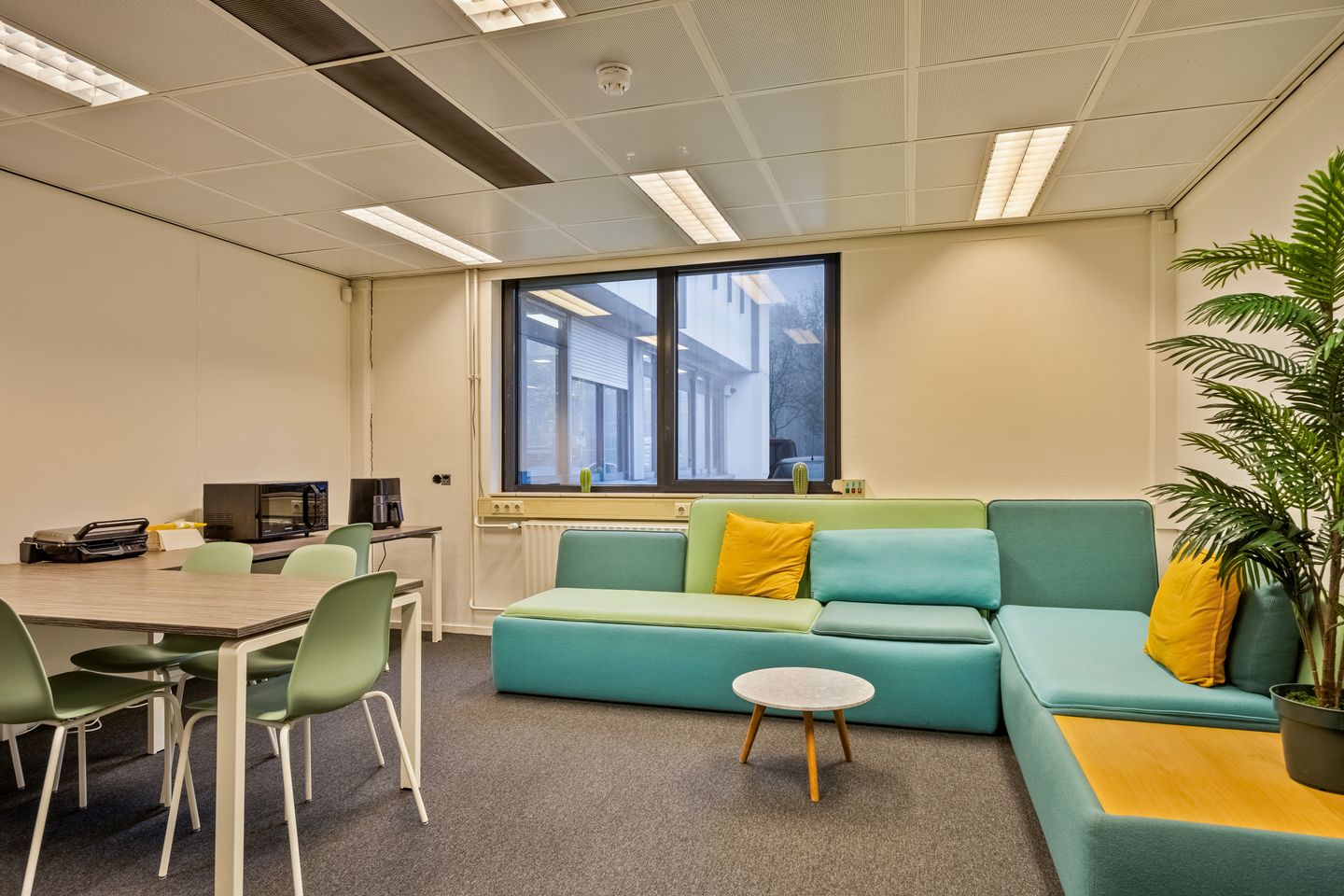 View photo 4 of Hogehilweg 17