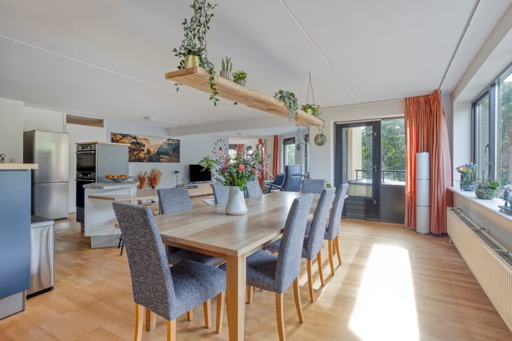 Foto 12 van Mies Ruthplaats 22