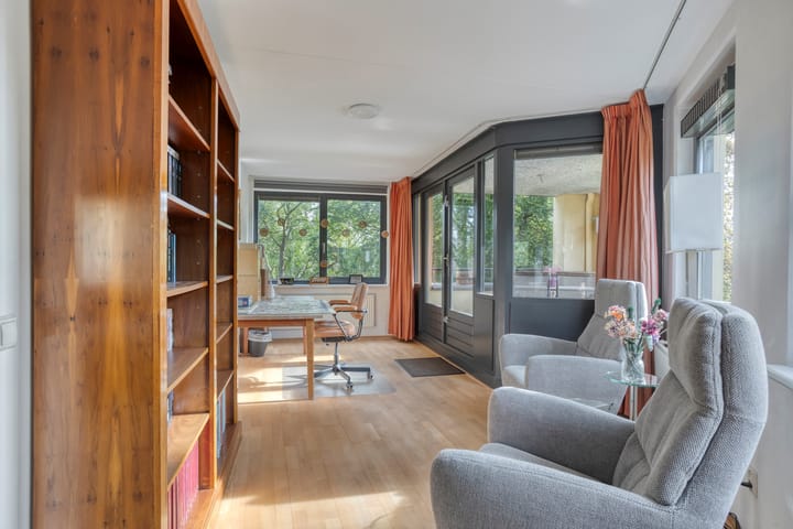 Foto 18 van Mies Ruthplaats 22