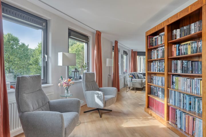 Foto 19 van Mies Ruthplaats 22