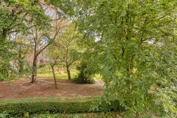 Foto 25 van Mies Ruthplaats 22