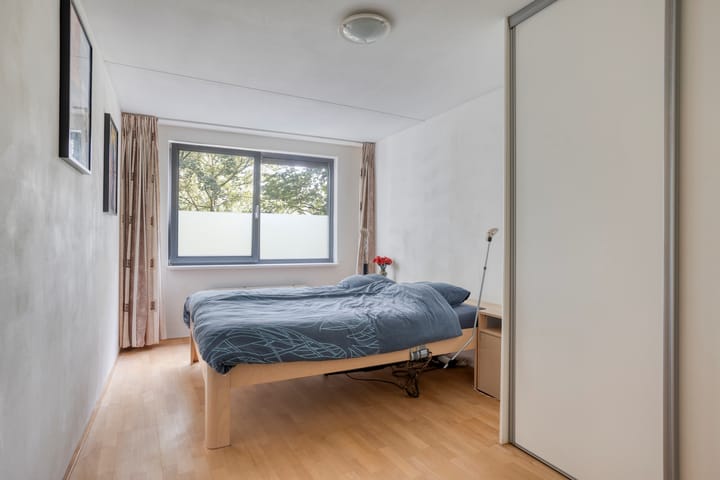 Foto 26 van Mies Ruthplaats 22