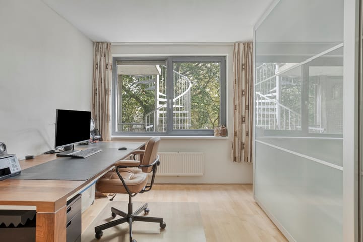 Foto 30 van Mies Ruthplaats 22