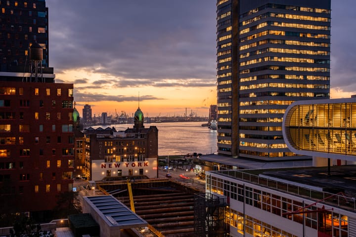 Foto 2 van Van der Hoevenplein 42