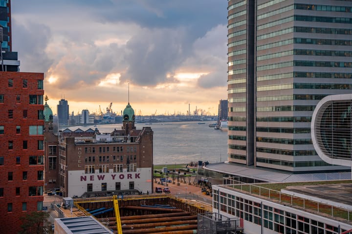 Foto 21 van Van der Hoevenplein 42