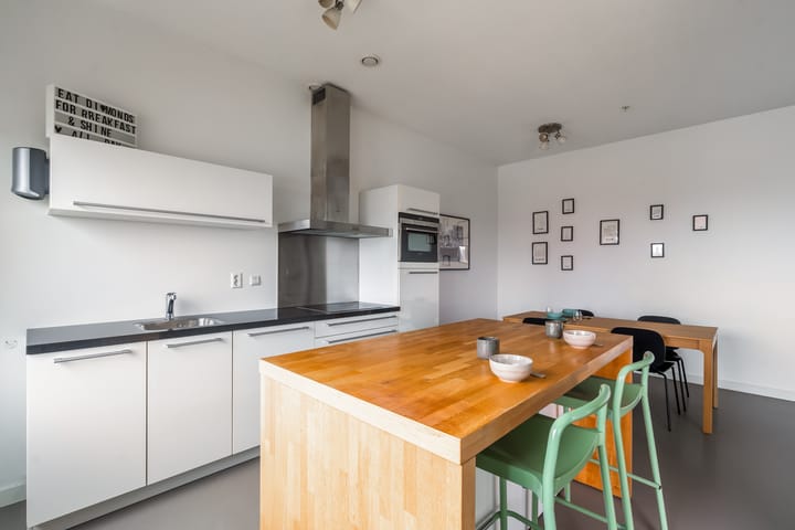 Foto 24 van Van der Hoevenplein 42