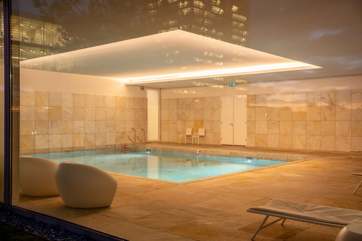 Foto 35 van Van der Hoevenplein 42