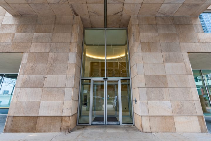 Foto 42 van Van der Hoevenplein 42