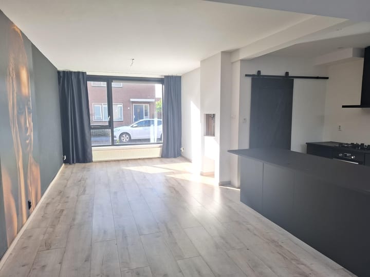 Photo 5 of Adolf van Nassaustraat 8