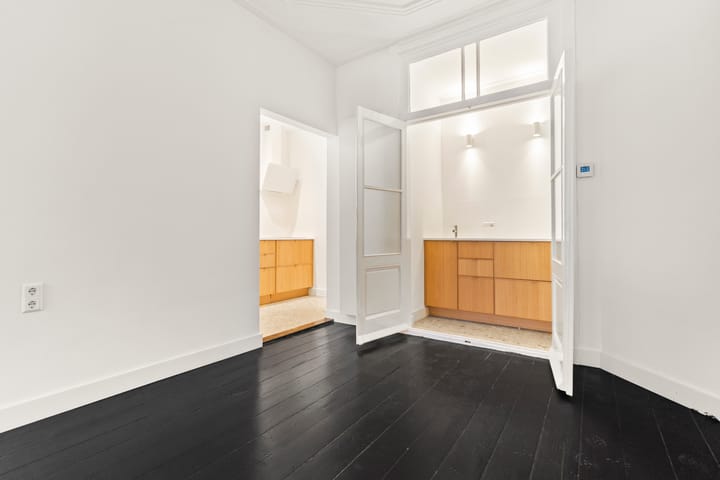 Photo 12 of Graaf Lodewijkstraat 16