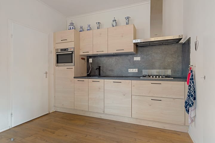 Photo 5 of Prins Hendrikstraat 4